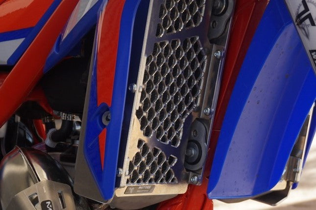 Beta X-Trainer Radiator Guard 1